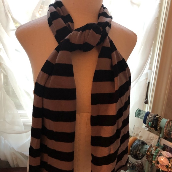 Scarf - Picture 5 of 5